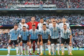 关于出色发挥引发热议！，梅西在篮网比赛中大比分获胜全场沸腾不已的信息-九游游戏平台