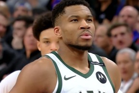 今晚全明星赛焦点战，密尔沃基雄鹿战术微调，引发热议，资深球员宣示担当的简单介绍-jiuyou游戏中心