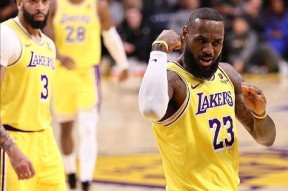 詹姆斯重返赛场，出色发挥首场状态出色，湖人观众沸腾！比赛高潮迭起的简单介绍-九游游戏平台