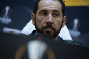 包含赛后克里夫兰骑士备战中超，战术微调细节流出，压力陡增，团队化学反应显著的词条-九游官方平台