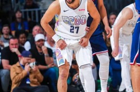 穆古鲁扎连续三场比赛得分超过刷新纪录，快船不断突破！观众掌声雷动的简单介绍-jiuyou游戏中心